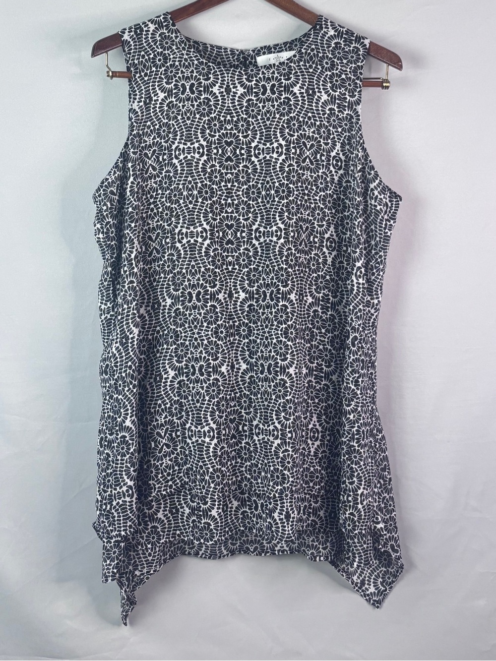 Fever Black & White Sleeveless Top